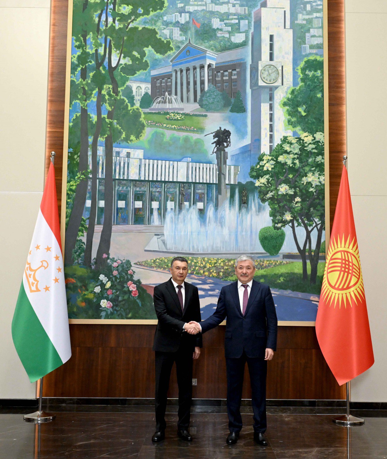 Kyrgyzstan Ready to Act as a ‘Gateway’ for Tajik Goods to EAEU and EU Markets