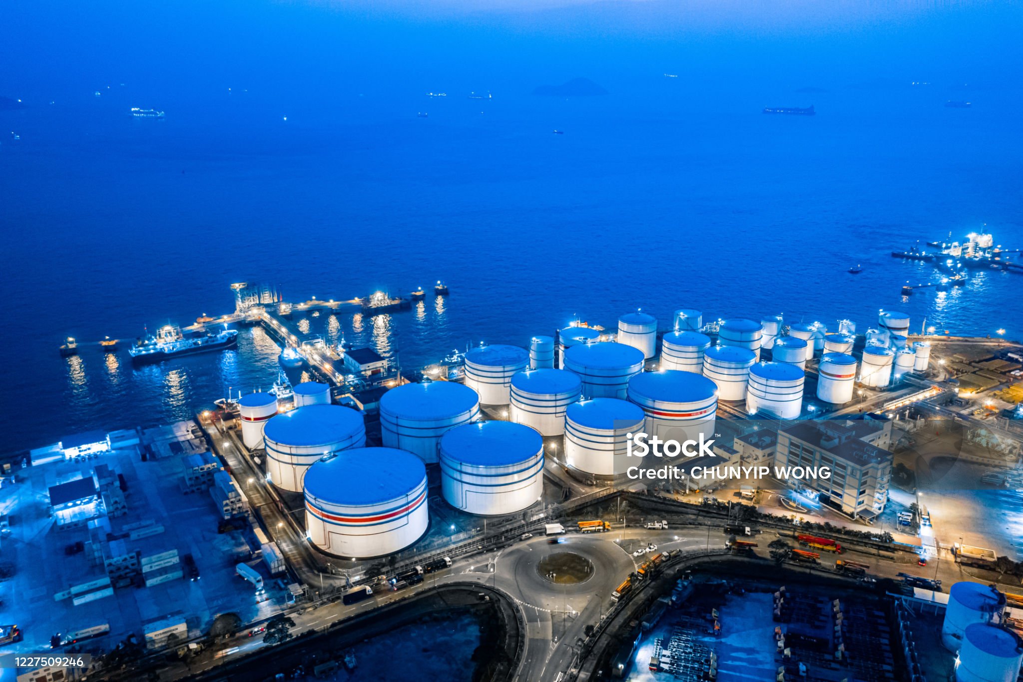 LNG: Ανταγωνισμός ΕΕ – Ασίας για εξασφάλιση προμηθειών – Πώς διαμορφώνεται η αγορά