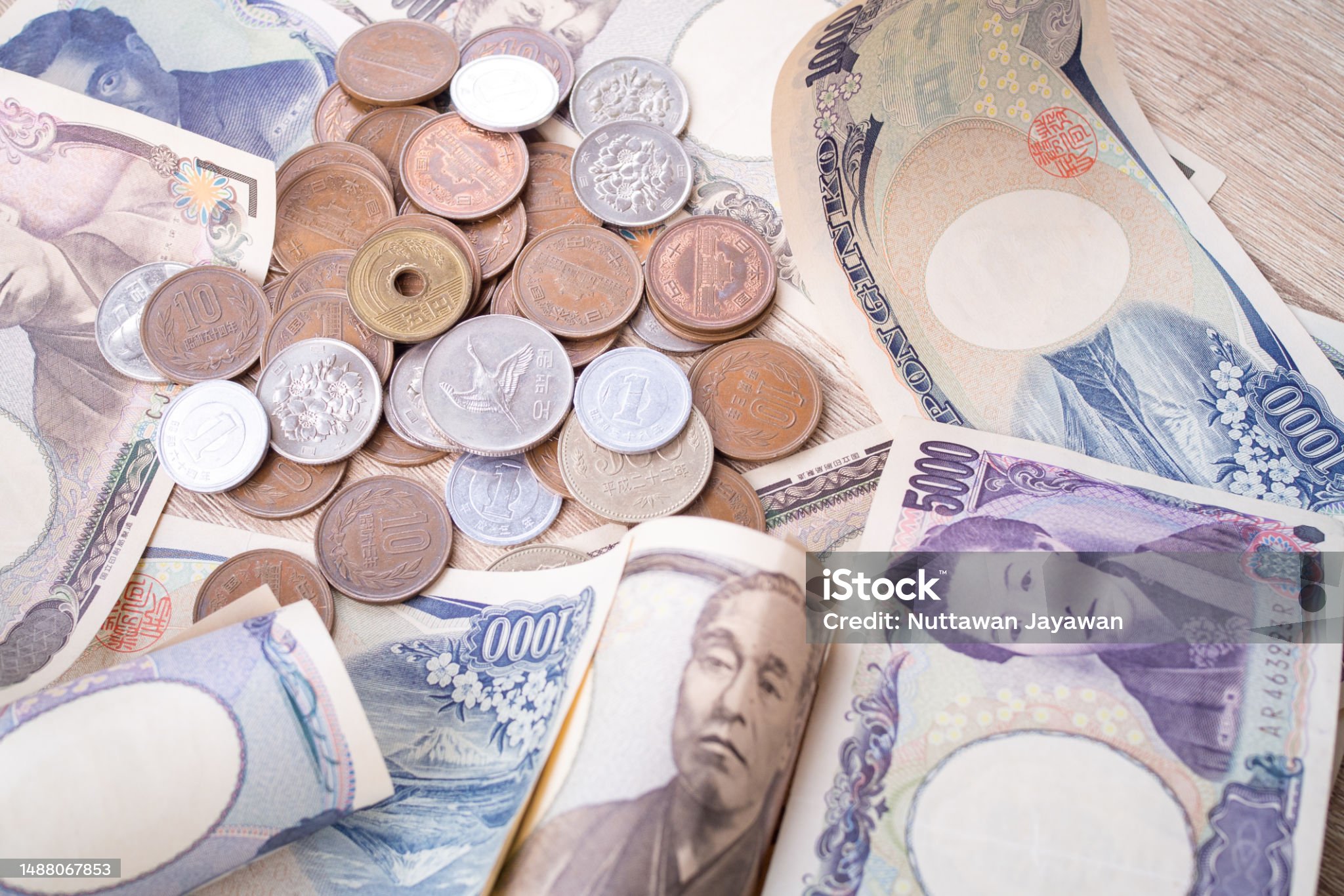 Japan's 10-year bond yield hits a 30-year high as growth data disappoints